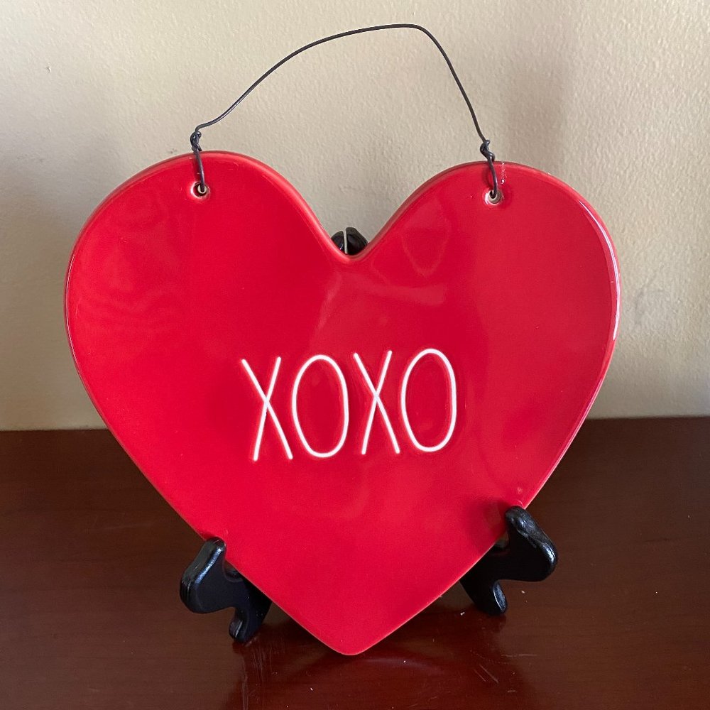 RAE DUNN Kisses Hugs XOXO Red SIGN Plaque NEW